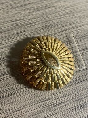 Trifari Gold Tone Radiant Sunburst Brooch